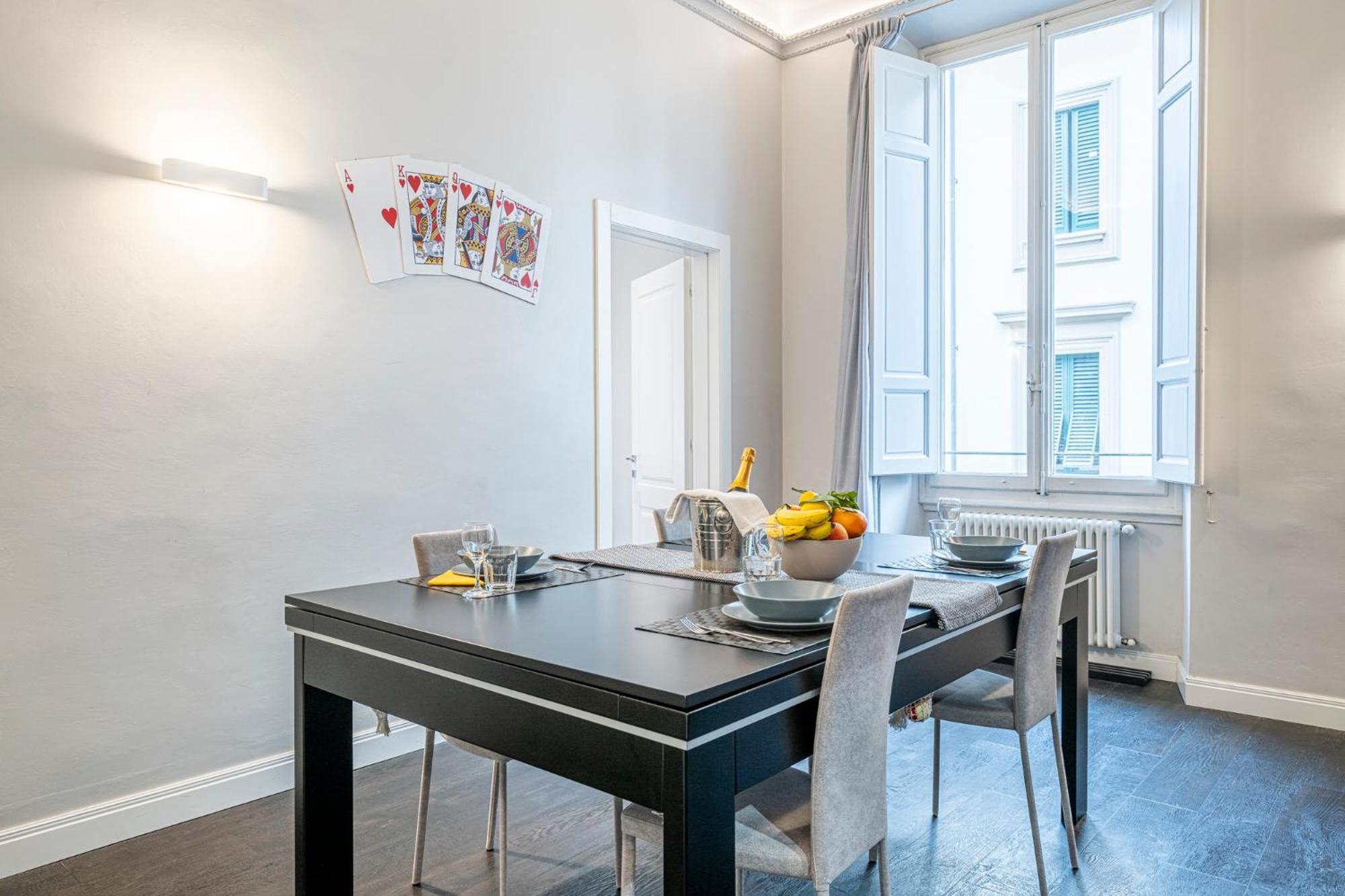 Cherubini Palace Thematic Apartment Florencia Exterior foto